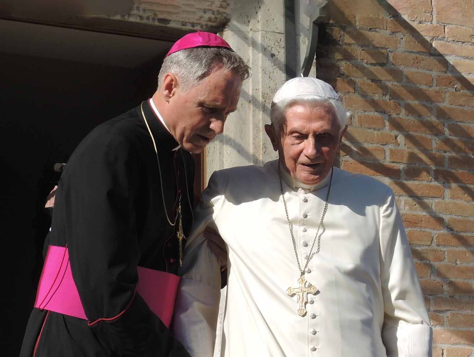 Czego bał się Benedykt XVI? Abp Ganswein ujawnia nowe fakty ws. abdykacji!
