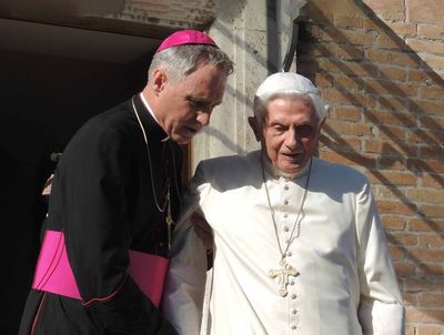 Czego bał się Benedykt XVI? Abp Ganswein ujawnia nowe fakty ws. abdykacji!